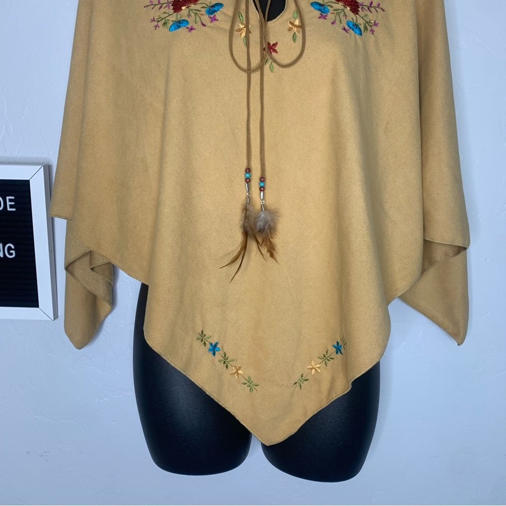 Miss Me Western Boho Faux Suede Embroidered Tassel Feather Blouse Medium - Picture 3 of 12